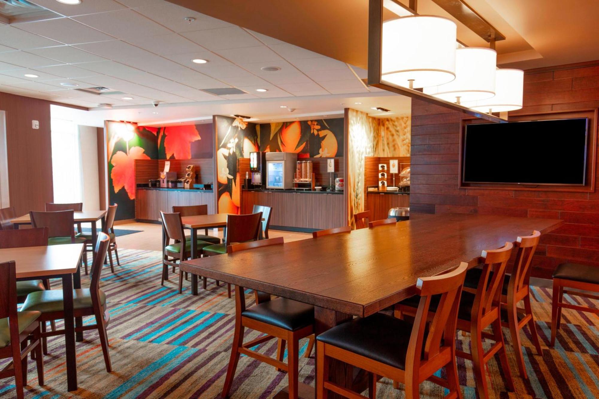 Fairfield Inn & Suites By Marriott Atlanta Woodstock Bagian luar foto